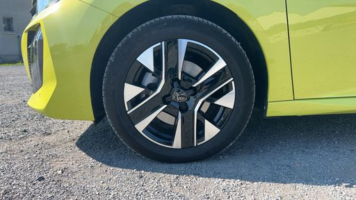 Peugeot 208 1.2 100  Hybrid DCT6 - Allure – 2024 – 10022 km – Hybride essence – Boîte Automatique — photo 14