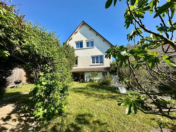 Maison 8 pièces 133 m²