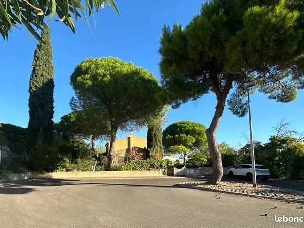 Maison sur terrain calme avec vue