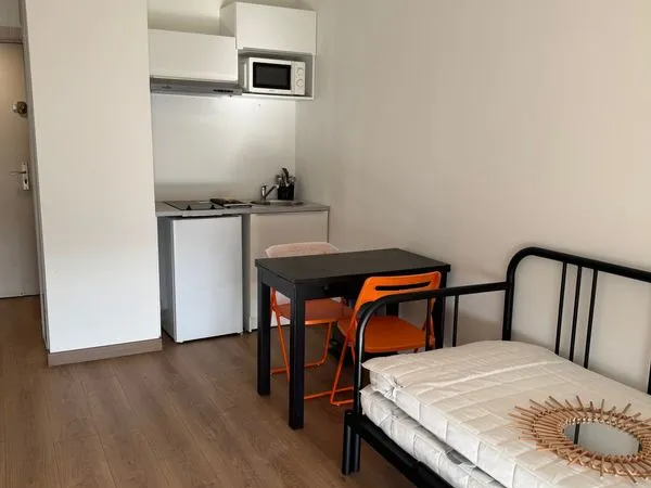 Studio 1 pièce 18 m²