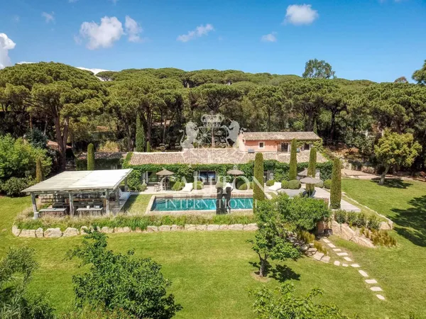 Maison 7 pièces 350 m²