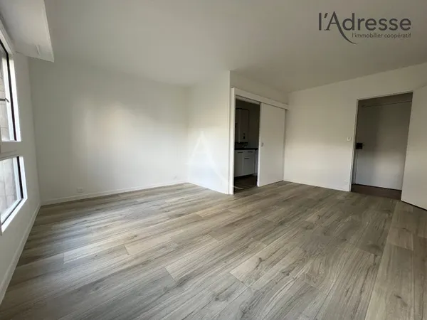 PUTEAUX/ Georges Pompidou Studio Nu 33m²