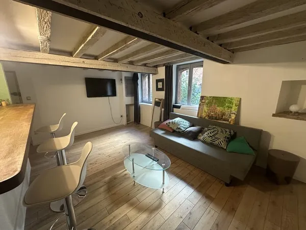 CARMES - T2 Meublé de 41m2 - 849 EUR