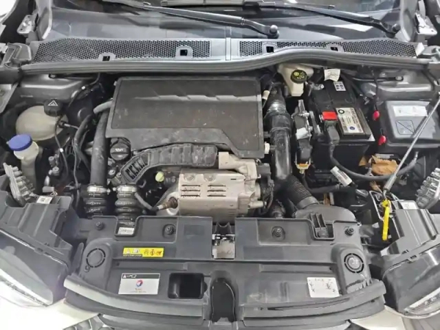Ds Ds 3 crossback puretech 130ch performance line automatique 7cv — photo 10
