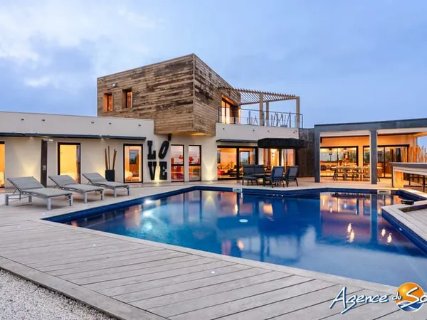 VILLA D'EXCEPTION SUR HAUTEURS NARBONNE