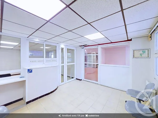 Local commercial 250 m²