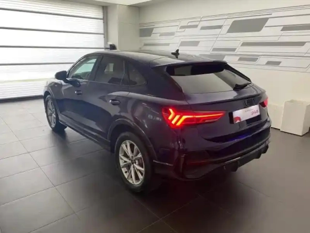 Audi Q3 sportback 35 tfsi 150ch s line plus s tronic 7 — photo 5