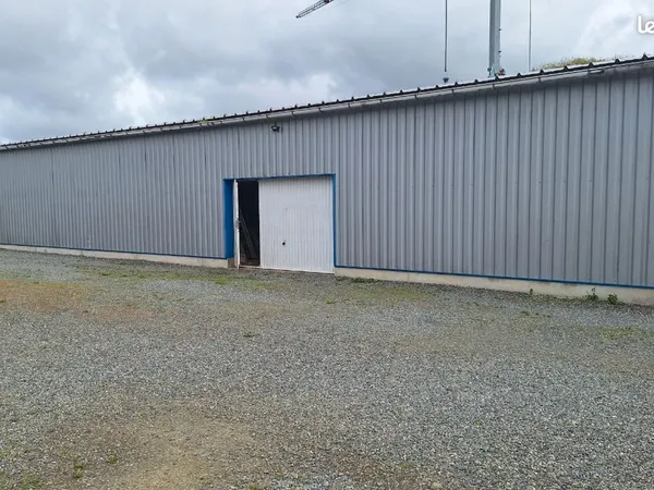 Local d’activité et entrepôt Vente Lannebert 300m² 260000€