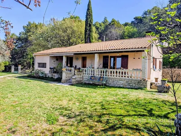 Maison 4 pièce(s) 79 m2 sur un terrain de 1247m2