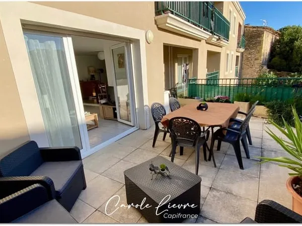 Appartement avec grande terrasse et garage