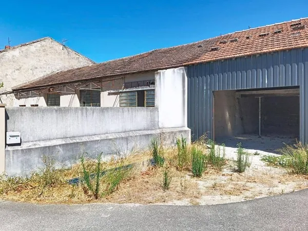 Local 1 pièce 215 m²