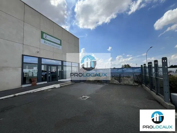 Local commercial 250 m²