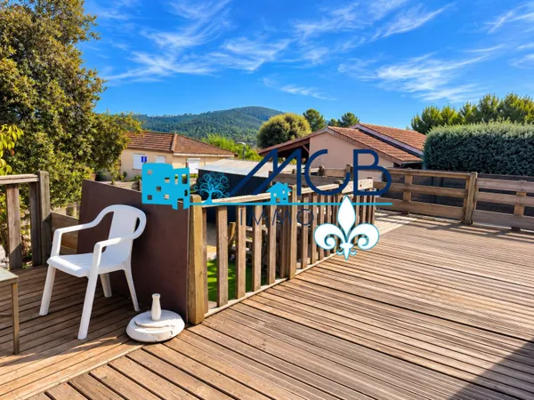 Mobil-home recent dans domaine ouvert a l'annee