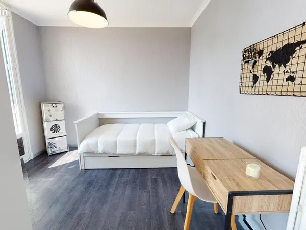 Chambre 4 pièces 66 m²