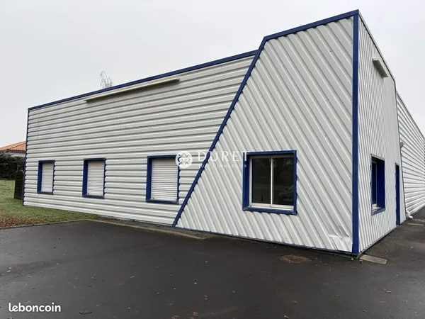Local 307 m² Aigrefeuille-sur-Maine