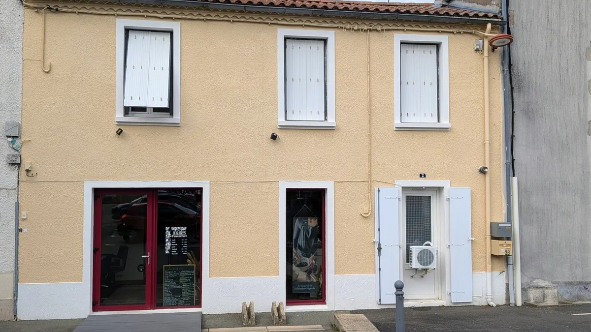 Photo 1