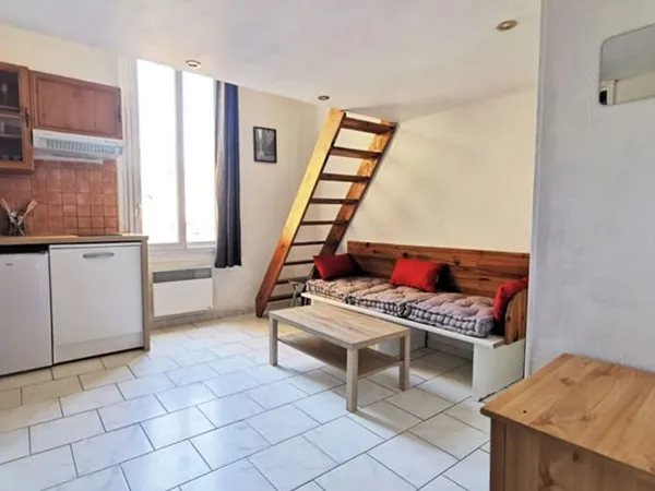 Studio 1 pièce 14 m²