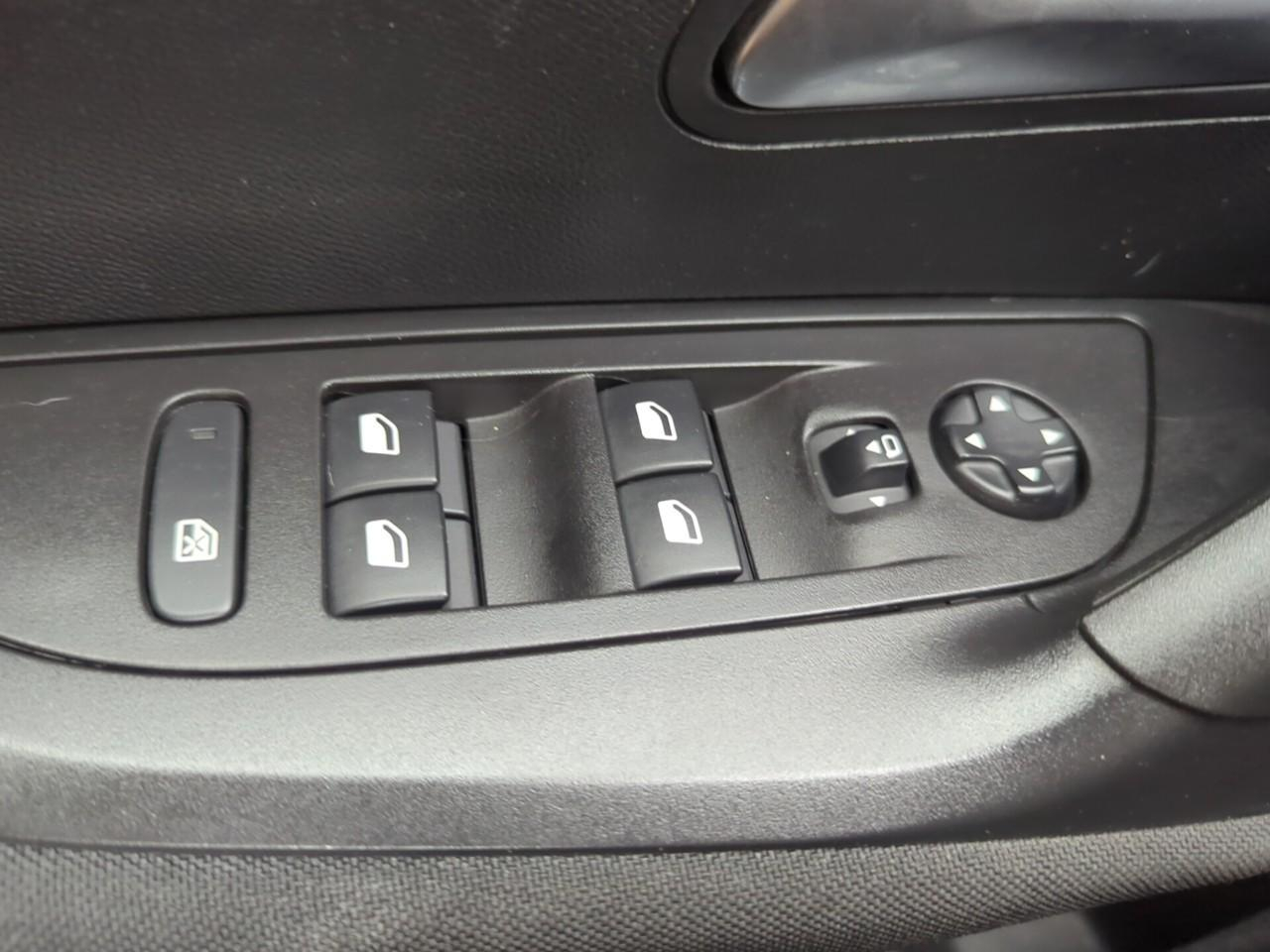 Peugeot 2008 puretech 100 s&s bvm6 active pack — photo 23