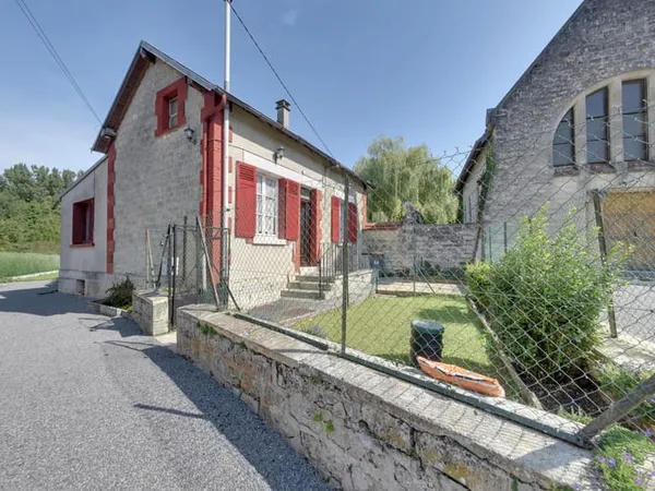 Maison ancienne de plain pied proche vailly sur aisne