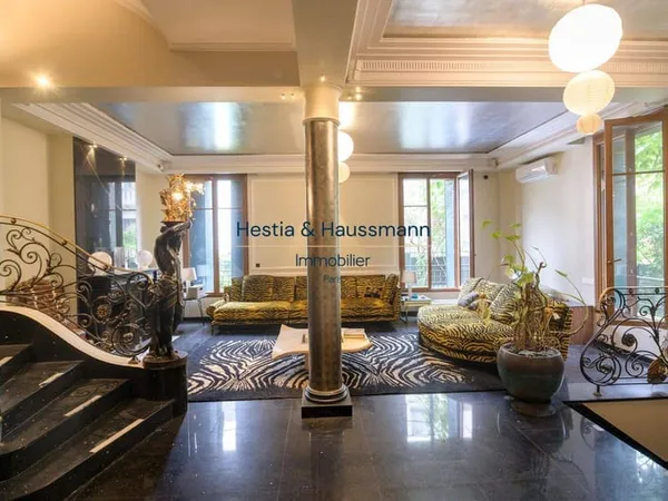 Maison 10 pièces 365 m²
