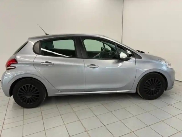 Peugeot 208 1.2 puretech 68ch e6.c like 5p — photo 7