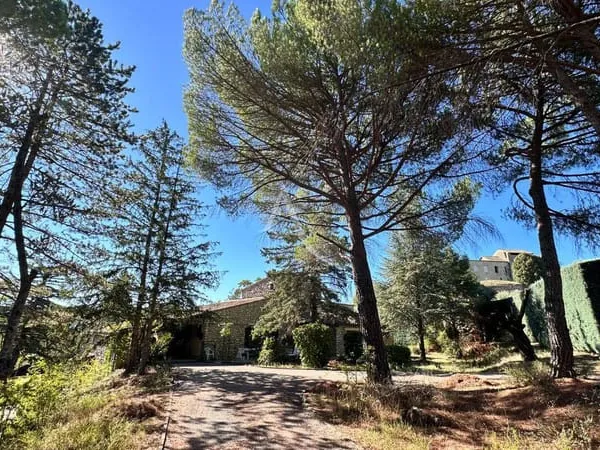 Villa 9 pièces 288 m²