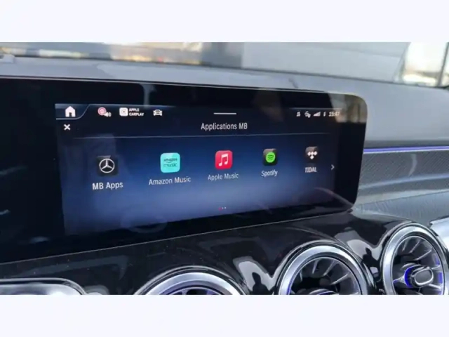 Mercedes Glb 200 d amg line — photo 21