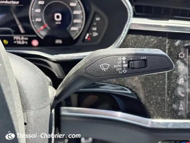 Audi Q3 35 tdi 150 ch s tronic 7 s line — photo 21