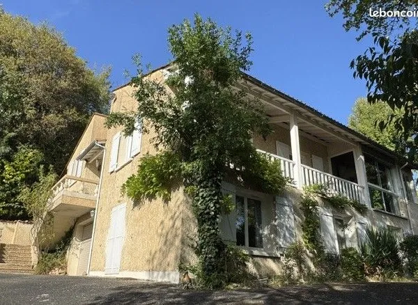 Maison 10 pièces 260 m²