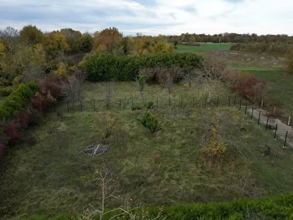 Terrain 1008 m²
