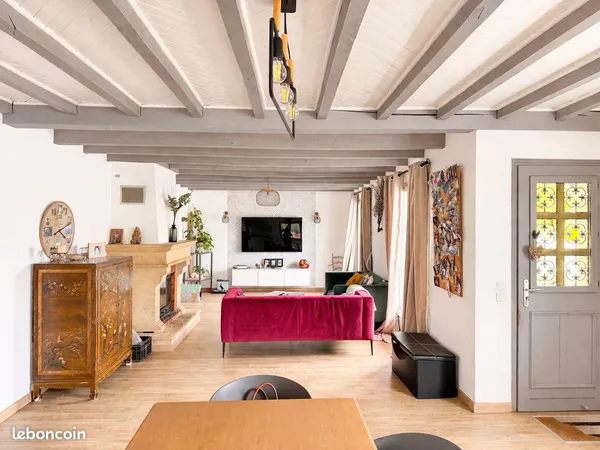 Maison 10 pièces 240 m²