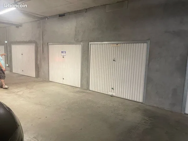 Garage sec avec vidéo surveillance