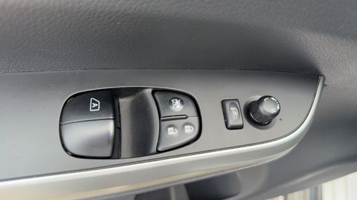 Nissan NP300 Navara 2.3 dCi 160 King Cab 4WD - N-Connecta – 2016 – 71806 km – Diesel – Boîte Manuelle — photo 4
