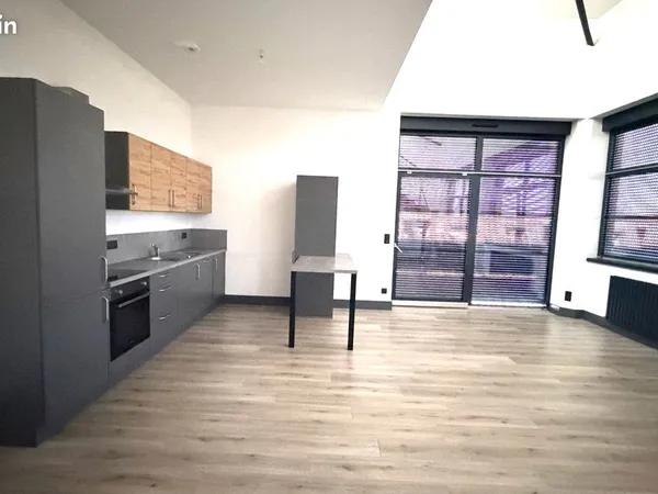 Appartement duplex 3/4 pièces au 2 étage avec ascenseur, entièrement réhabilité à neuf Disponible de