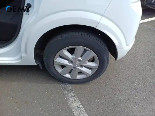 Dacia Sandero sce 65 - 22 — photo 11