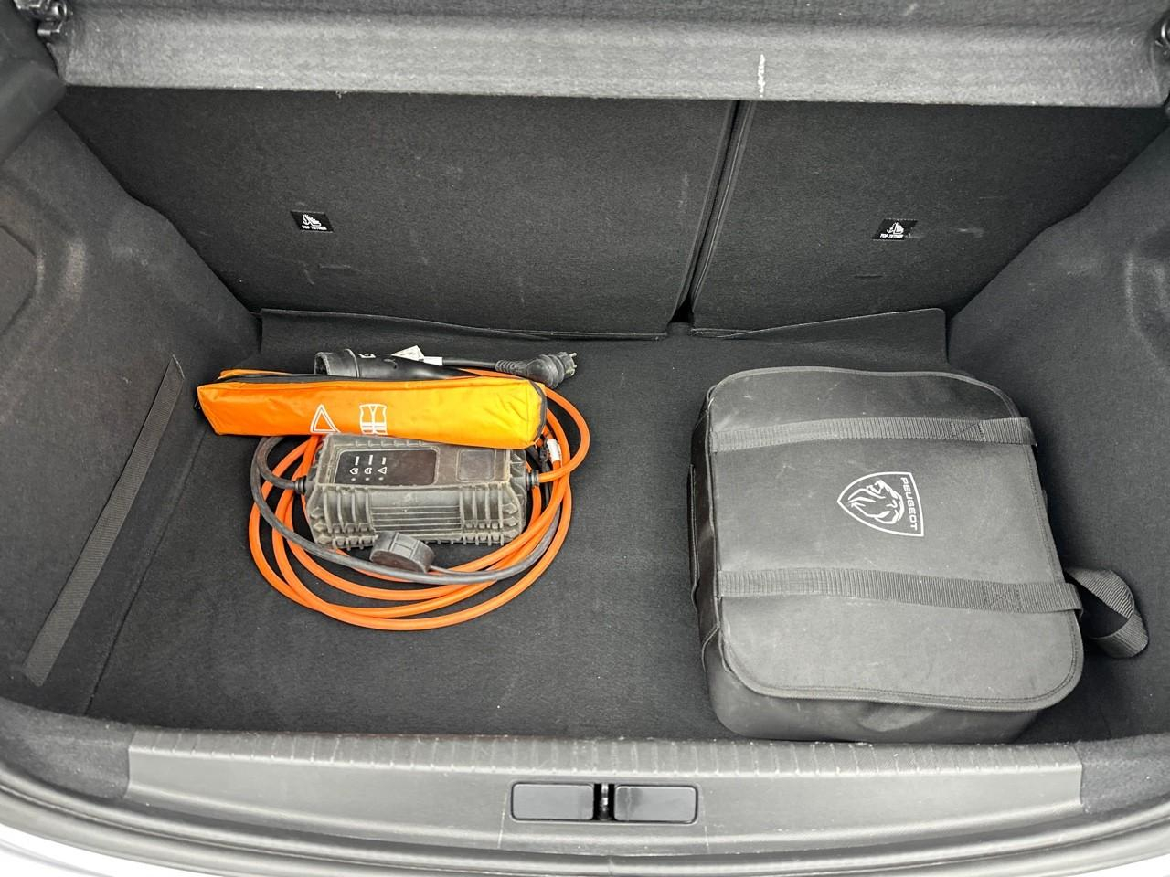 Peugeot 208 electrique 50 kwh 136ch gt — photo 6
