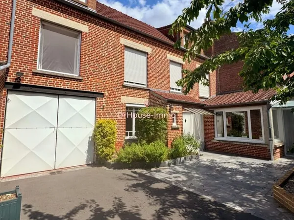 MAISON DE MAITRE 223 M2 - MAISON 169 M2 + DEPENDANCE 54 M2 CENTRE VILLE ORCHIES - AXE LILLE