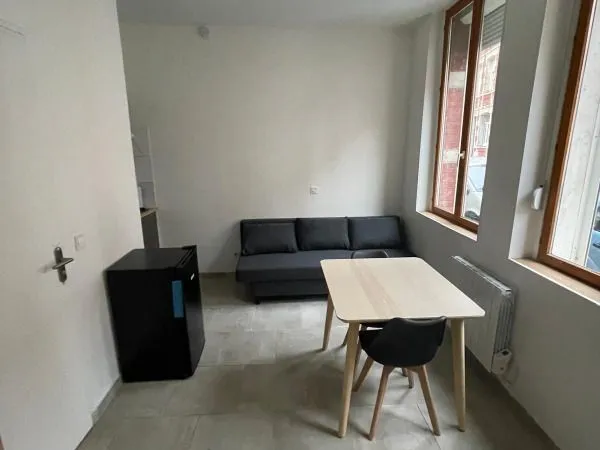 Studio 1 pièce 14 m²