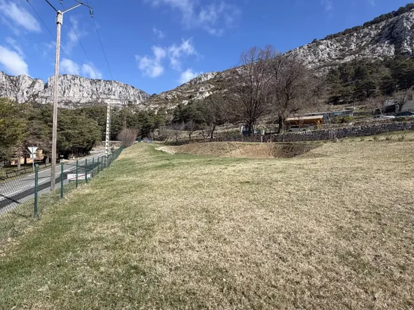 A VENDRE TERRAIN DE LOISIRS - SÉRANON
