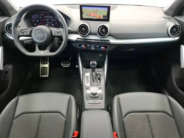 Audi Q2 35 tdi 150 s tronic 7 — photo 12