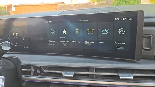 Hyundai Santa Fe 1.6 T-GDI 253 - Executive – 2024 – 13942 km – Hybride rechargeable – Boîte Automatique — photo 34