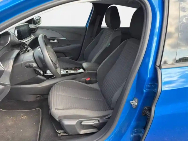 Peugeot 208 electrique 50 kwh 136ch — photo 11