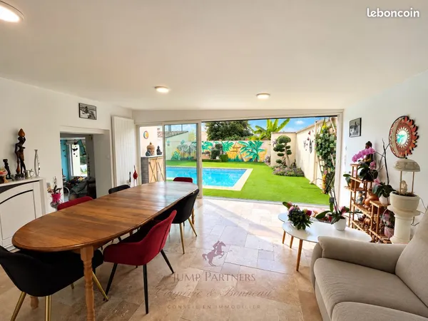 Maison 8 pièces 240 m²