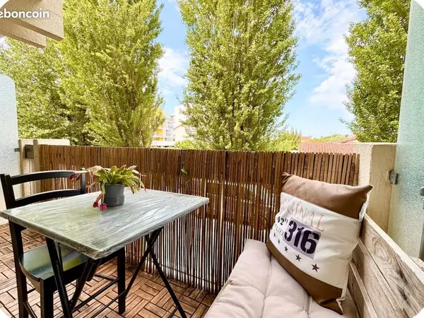 ROYAN - Studio meublé avec balcon 5,5 m² + parking privé - 475