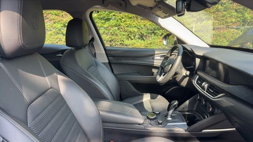 Alfa Romeo Stelvio 2.0 T4 MAir 200 Q4 AT 8 - Super – 2019 – 65070 km – Essence – Boîte Automatique — photo 14
