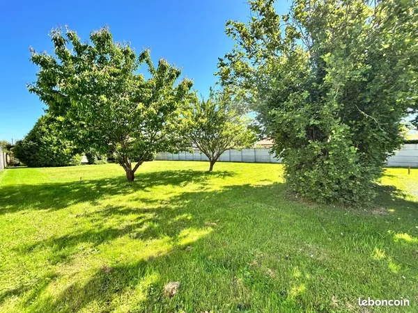 Terrain 689 m² Villeneuve