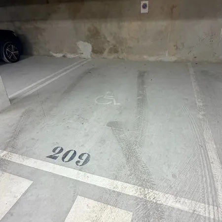 À louer grande place de parking (PMR) en sous-sol