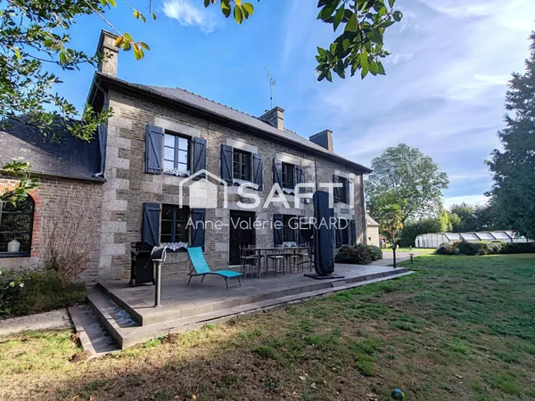 Maison de maître,piscine,dépendance et parc arboré