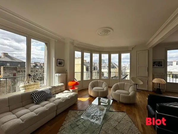 RENNES HYPER CENTRE-VILLE - APPARTEMENT 122m² TYPE 5 - GARAGE GRENIER CAVE