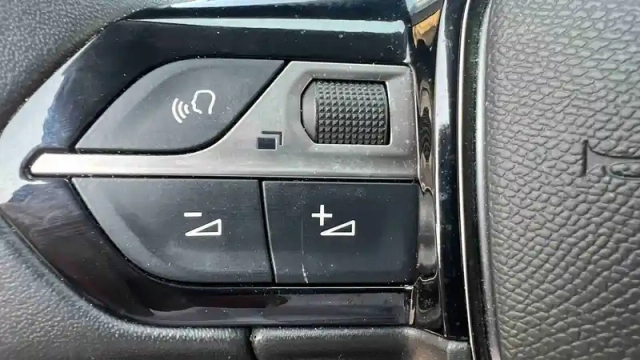 Peugeot 2008 moteur électrique 136 ch — photo 17